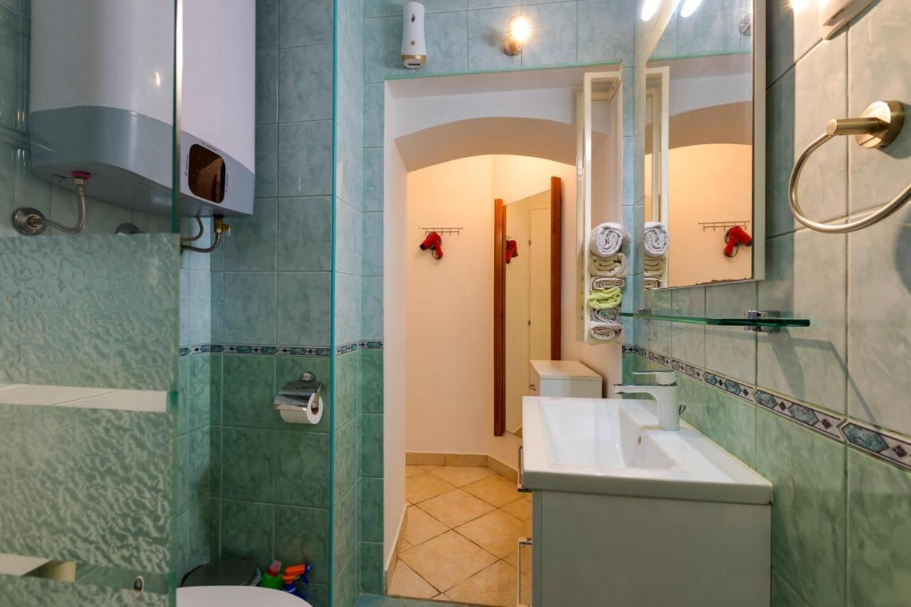 Apartments Valeria, Mali Losinj Exterior photo