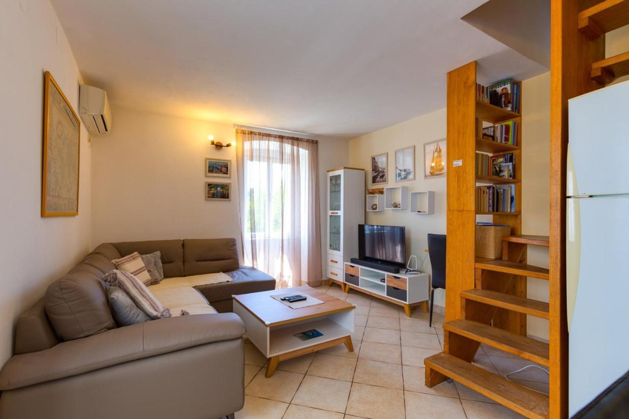 Apartments Valeria, Mali Losinj Exterior photo